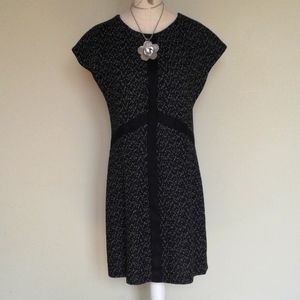 Eve Gravel black and white Give Peace A Chance dress 🐱